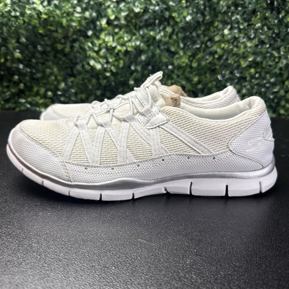 Skechers Gratis Strolling Sneakers Womens Size 8.5 White Athletic Running Shoes
